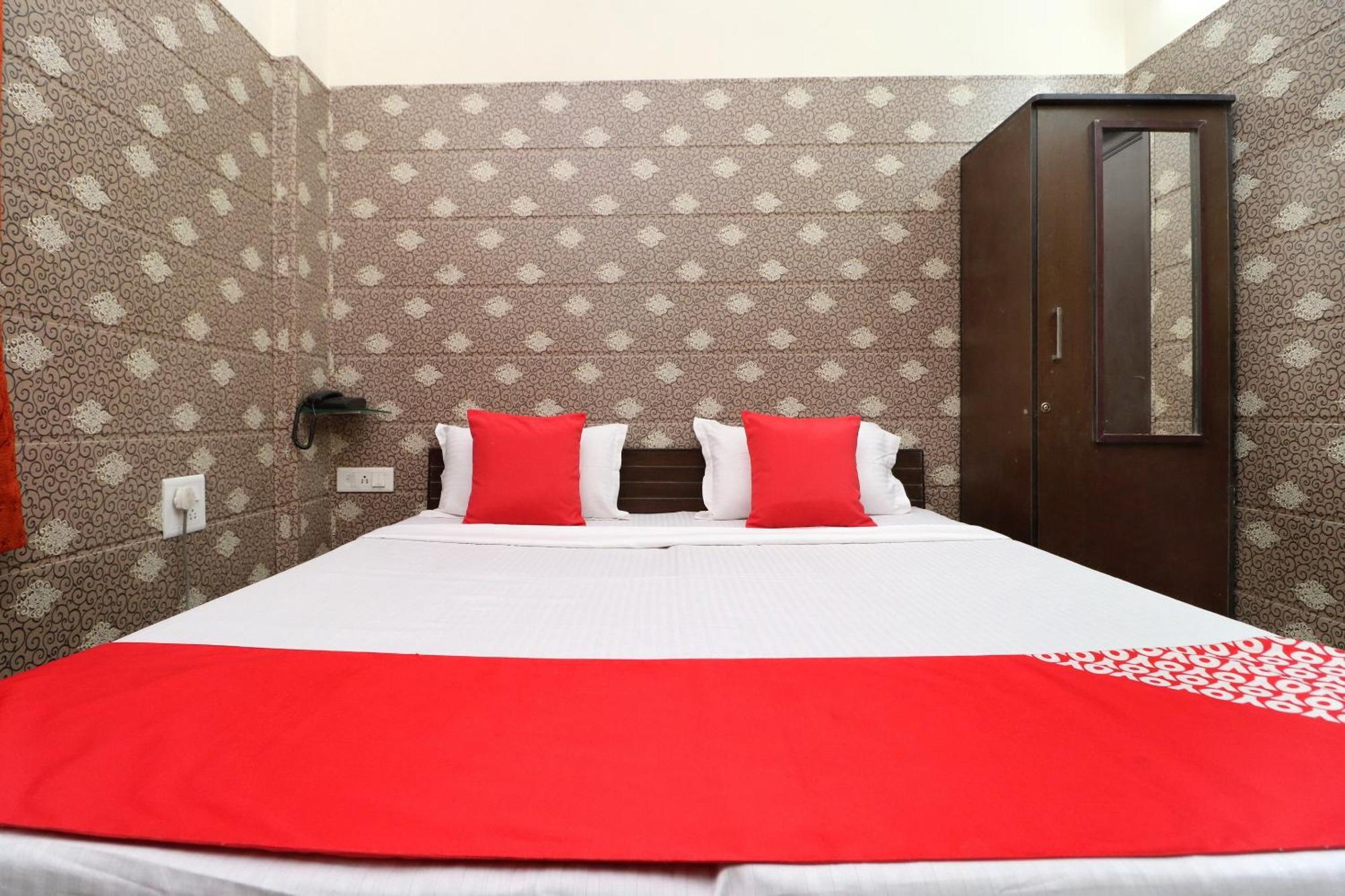 Hotel O Mall Residency Amritsar Buitenkant foto