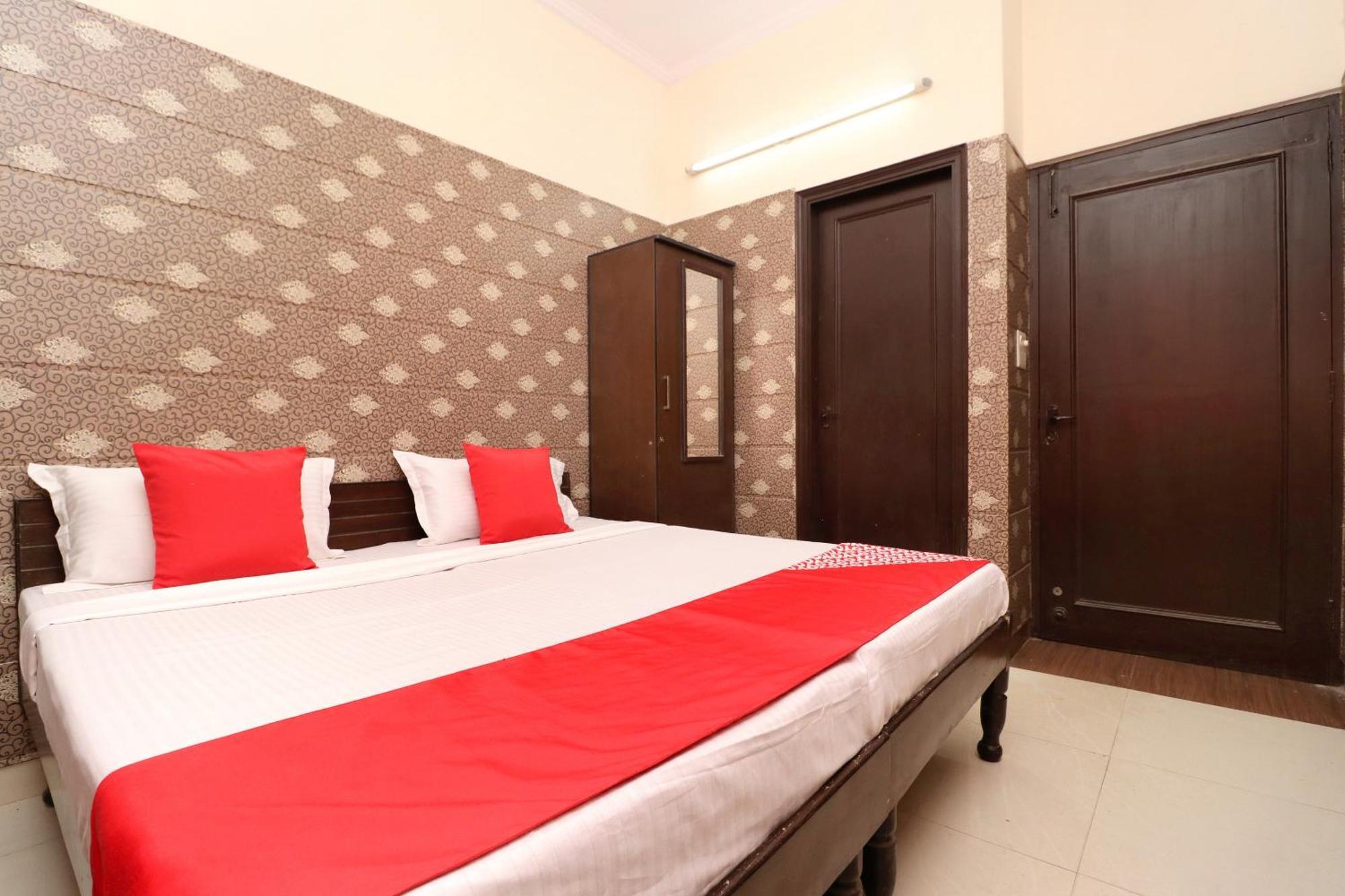 Hotel O Mall Residency Amritsar Buitenkant foto