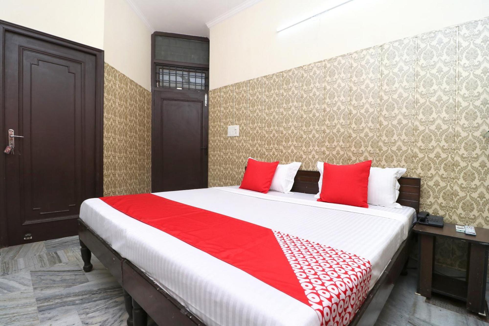 Hotel O Mall Residency Amritsar Buitenkant foto
